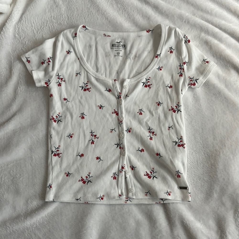 Hollister baby tee